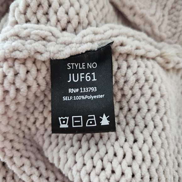 Distressed sweater hoodie - Picture 10 of 10